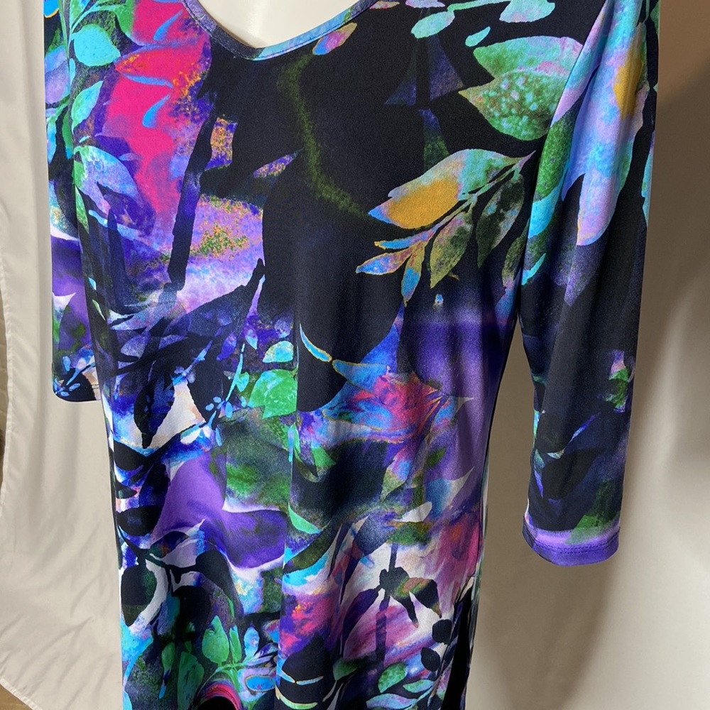 Clara Sun Woo, Abstract Floral Side Slit 3/4 Sleeve Tunic, Medium - Picture 10 of 13